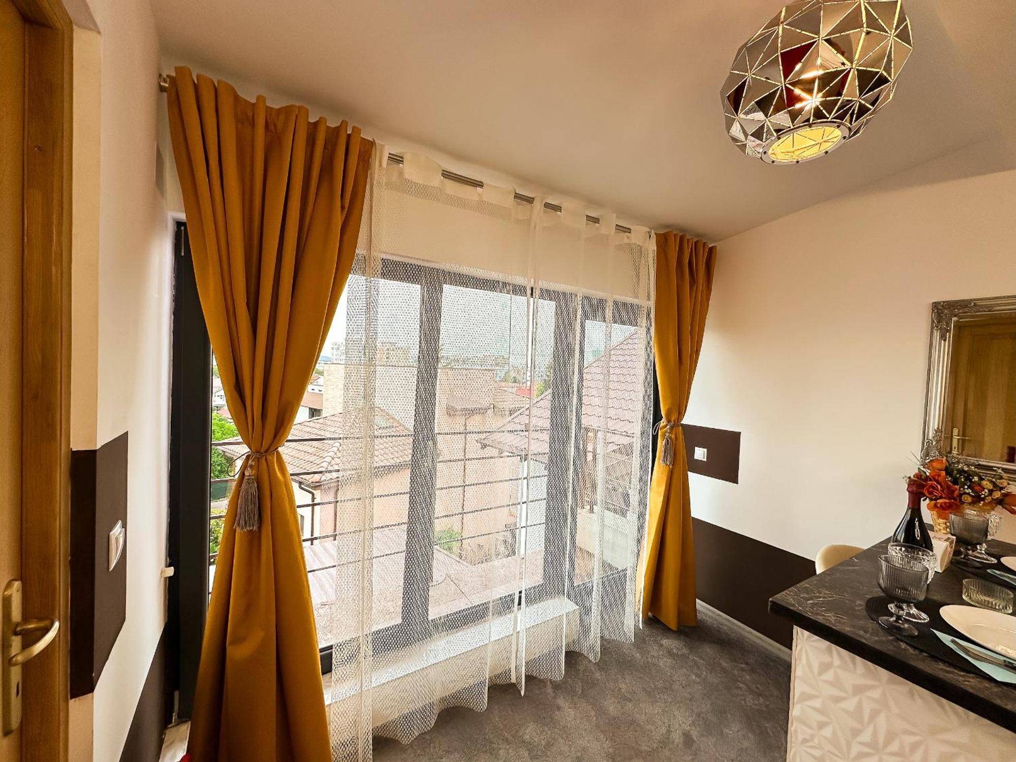 The Royal - Studio With Balcony & Panoramic View Craiova Exterior photo