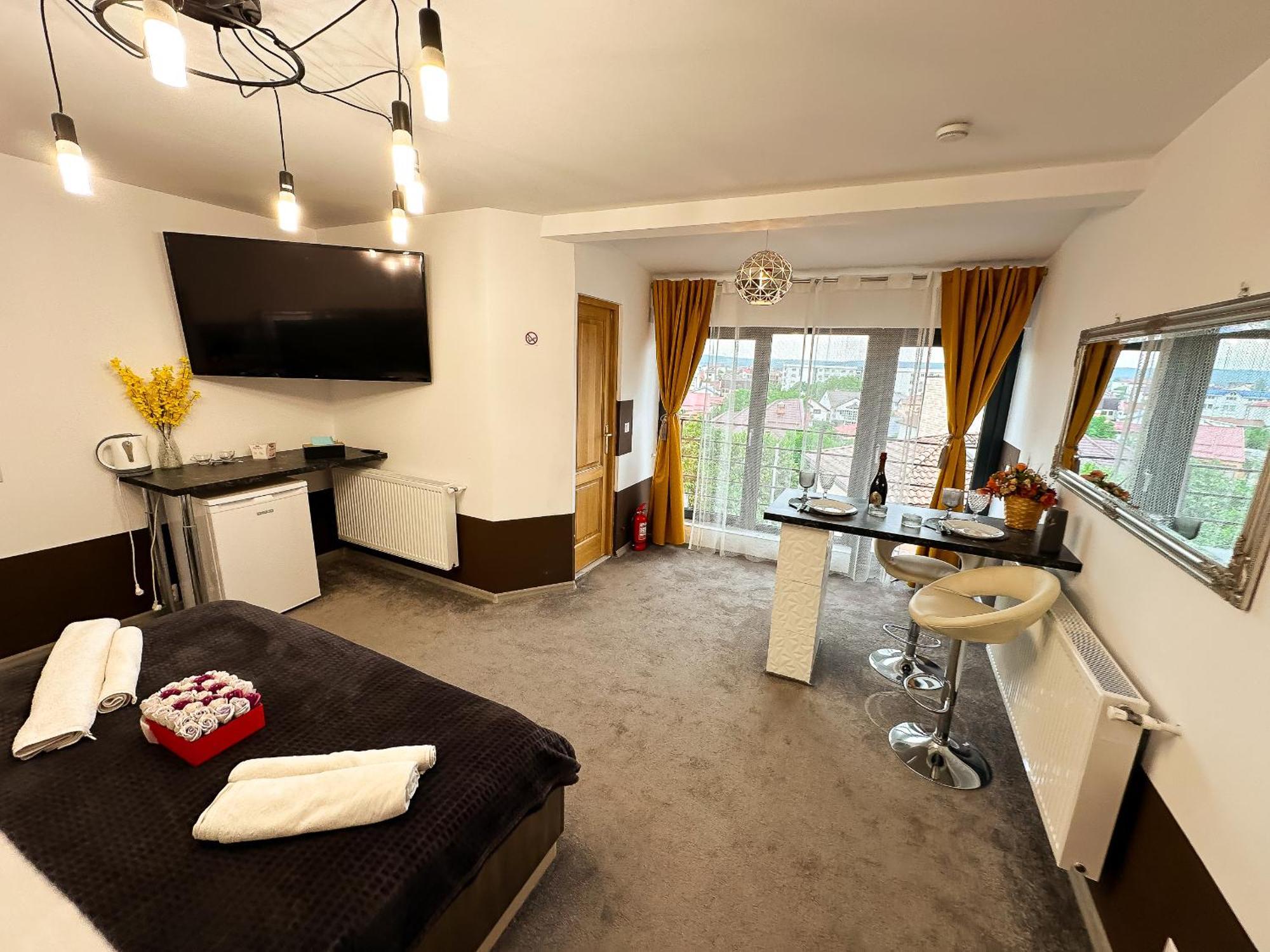 The Royal - Studio With Balcony & Panoramic View Craiova Exterior photo