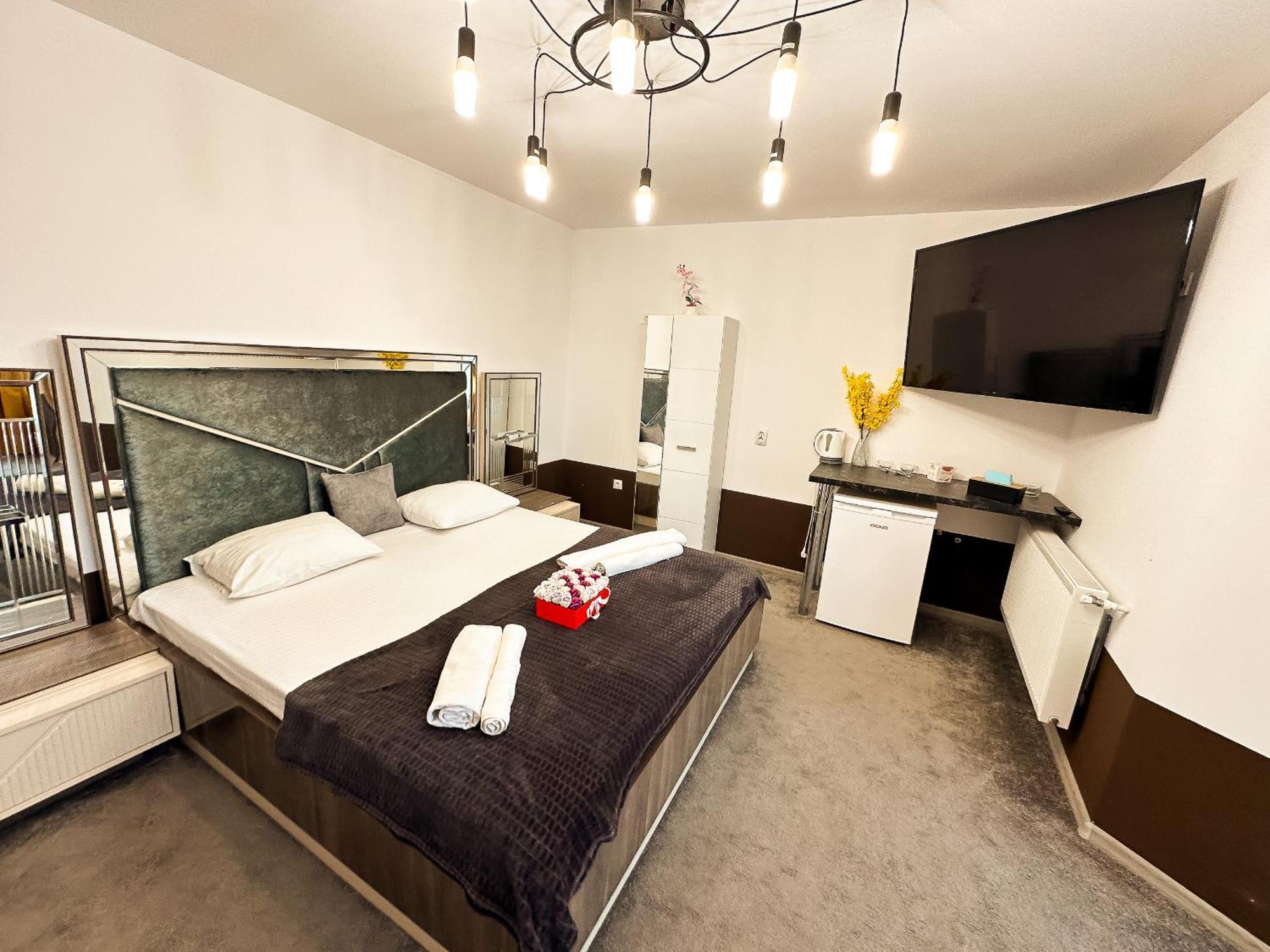 The Royal - Studio With Balcony & Panoramic View Craiova Exterior photo