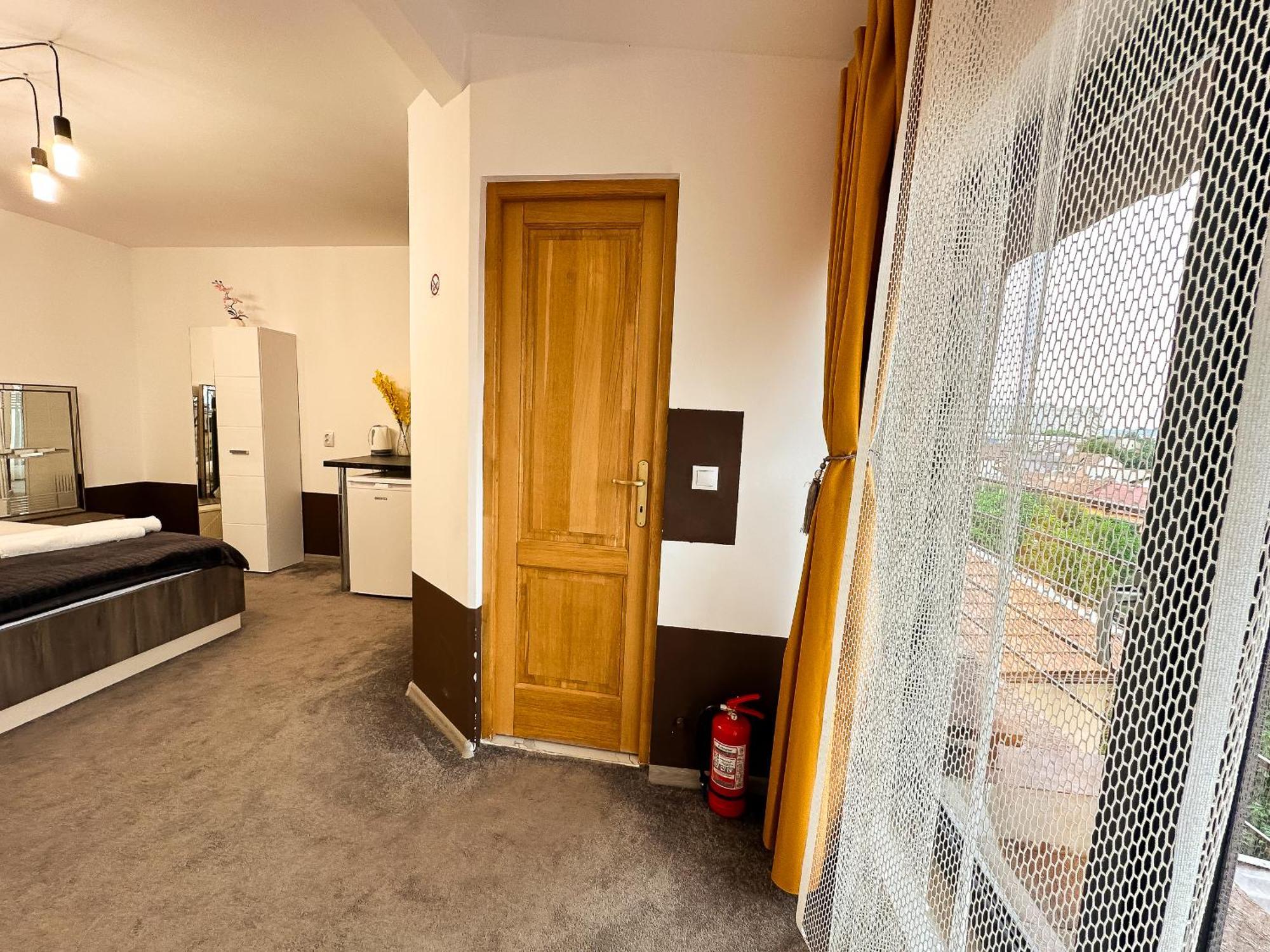 The Royal - Studio With Balcony & Panoramic View Craiova Exterior photo