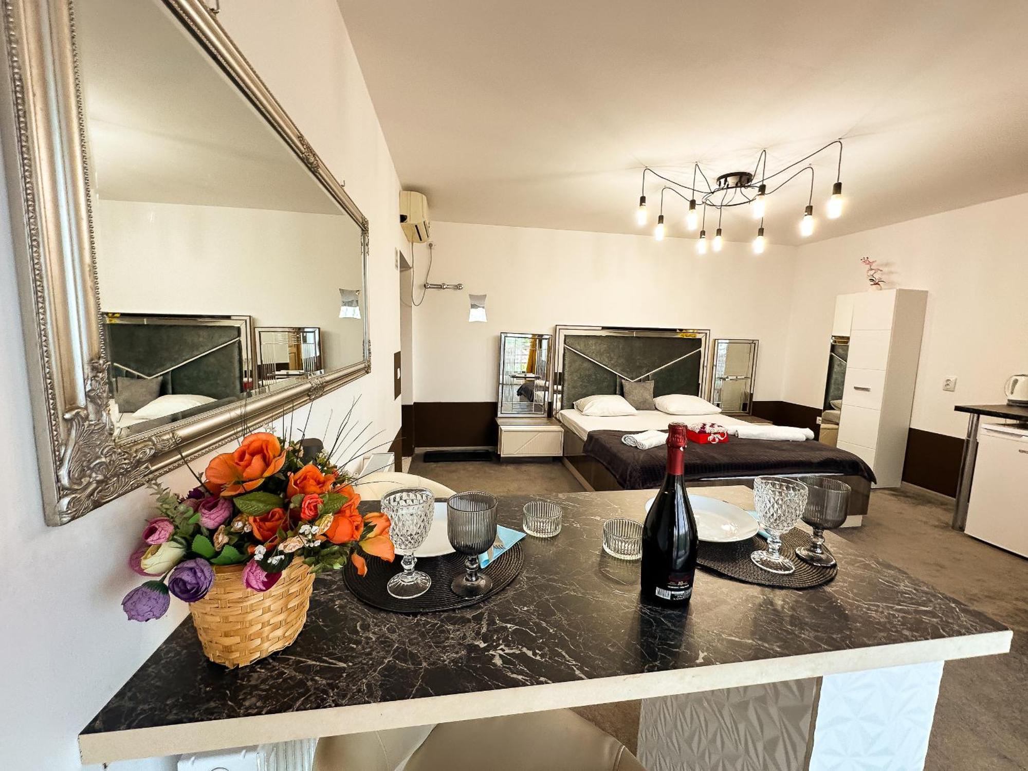 The Royal - Studio With Balcony & Panoramic View Craiova Exterior photo